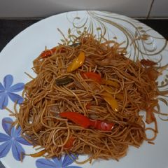 A picture of Veg Chowmein noodles.