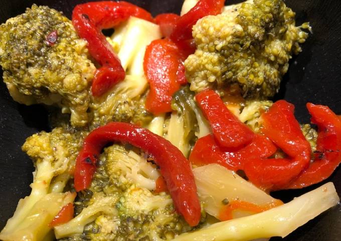 Easy Italian Herb Broccoli π₯¦ with Roasted Red Peppers