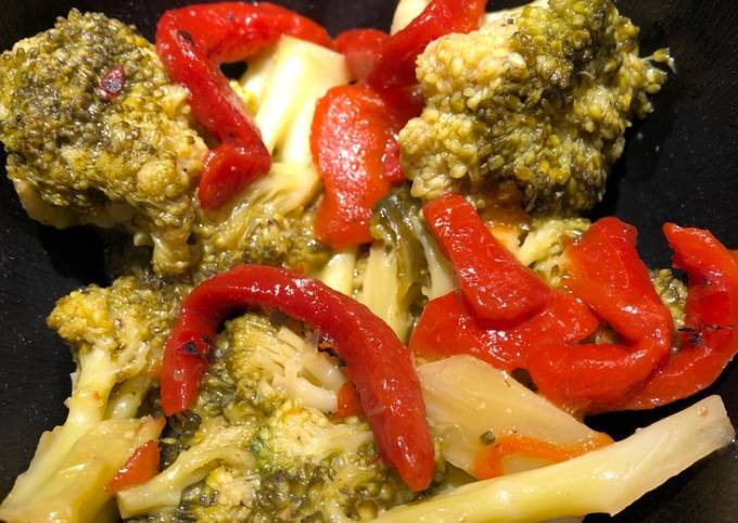 Easy Italian Herb Broccoli 🥦 with Roasted Red Peppers