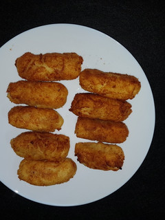 Una foto de Croquetas de patata queso y salchichas Frankfurt