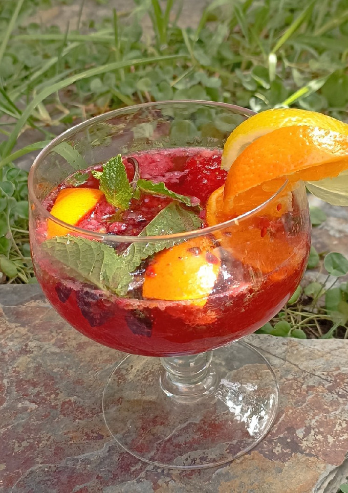 Una foto de Mojito sin de frutas del bosque