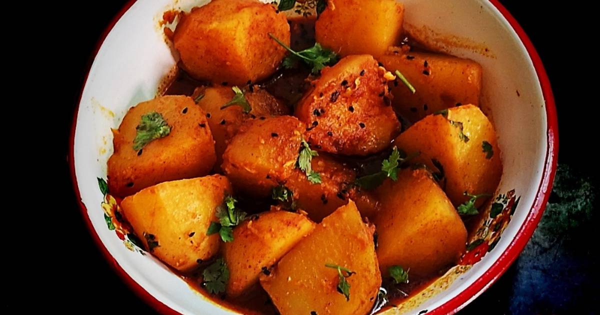 Piro Alu Dum/Nepali Alu Dum Recipe by Debasree Sarkar - Cookpad