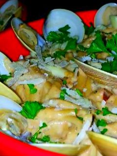 A picture of Mike's EZ Garlic Clam Linguine Alfredo.