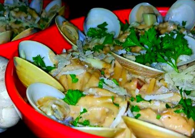 Steps to Make Homemade Mike&#39;s EZ Garlic Clam Linguine Alfredo