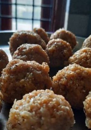A picture of Coconut laddu.