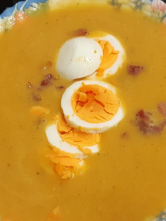 Una foto de Puré de calabaza, calabacín y puerro