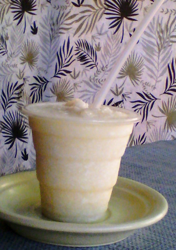 Una foto de Batido de melón y coco 🍈+🌴