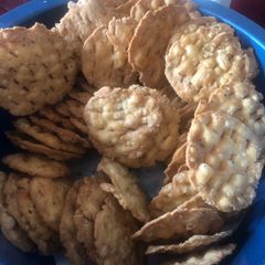 A picture of Farsi Puri (Savoury biscuits).