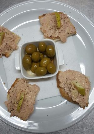 Foto principal de Canapés de jamón cocido y manzana 