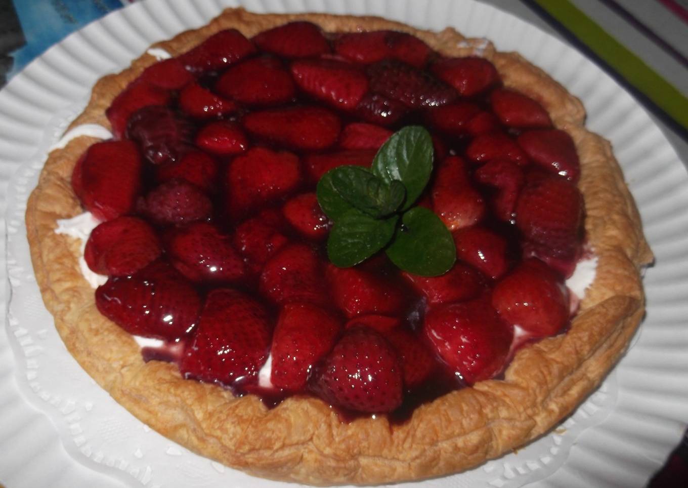 Tarta de nata y fresas