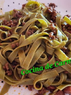 Una foto de Tagliatelle de espinacas con carne