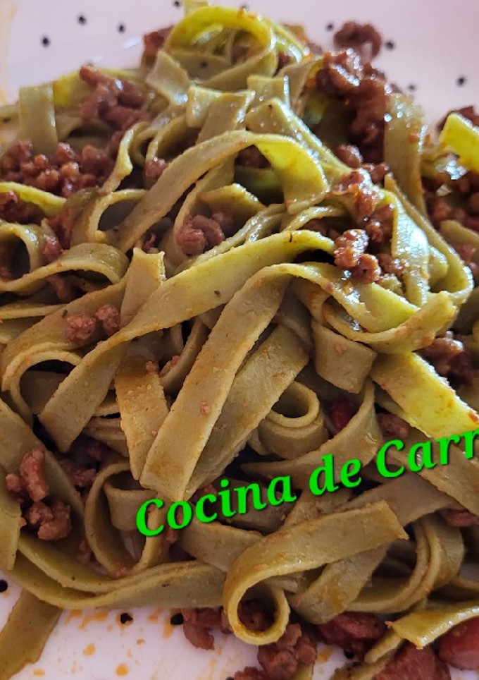 Una foto de Tagliatelle de espinacas con carne