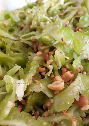 Hình của món Nộm (gỏi) mướp đắng.