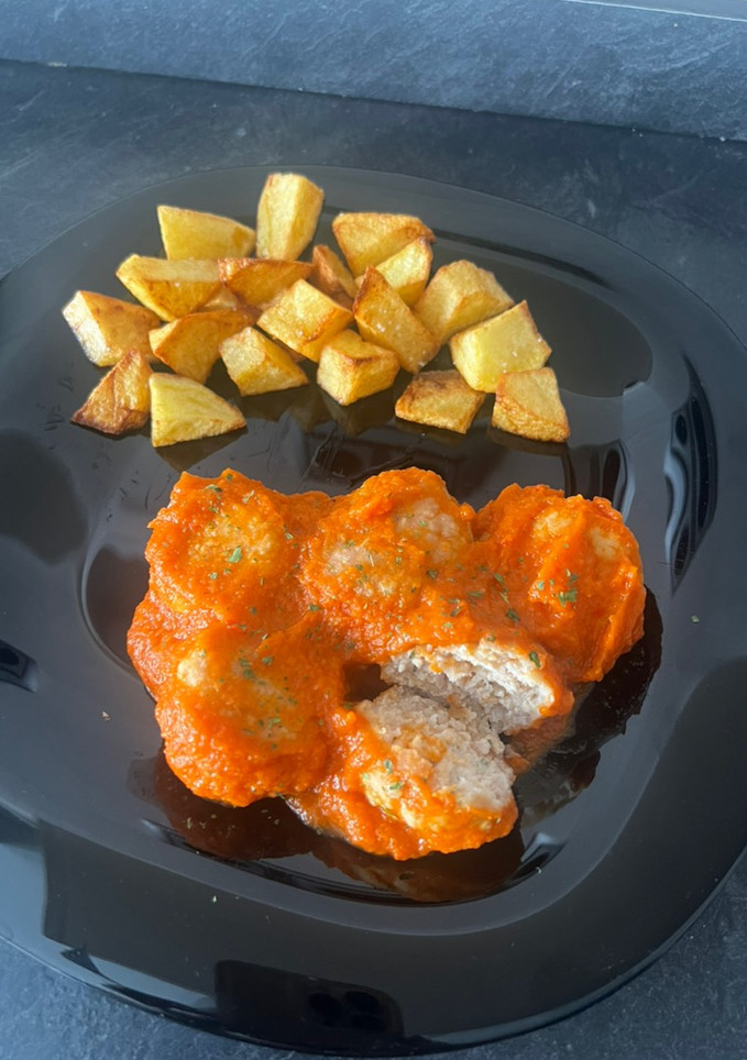Una foto de Albóndigas en salsa de tomate