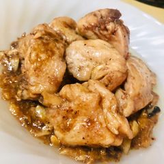 A picture of Flavor Base: Chicken in Apple Cider Vinegar and Asian Fish Sauce.