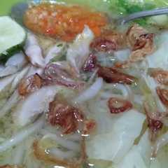 A picture of Soto ayam khas Semarang.