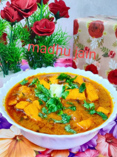 पनीर बटर मसाला(Paneer Butter Masala recipe in hindi) रेसिपी मुख्य फोटो