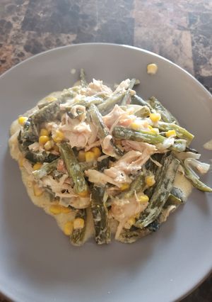 Una foto de Rajas con crema, elote y pollo
