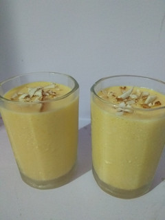 A picture of Mango Milk Shake.