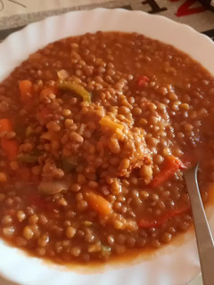 Una foto de Lentejas de bote con verduras y chorizo