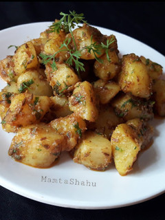 जीरा आलू (Jeera aloo recipe in Hindi) रेसिपी मुख्य फोटो