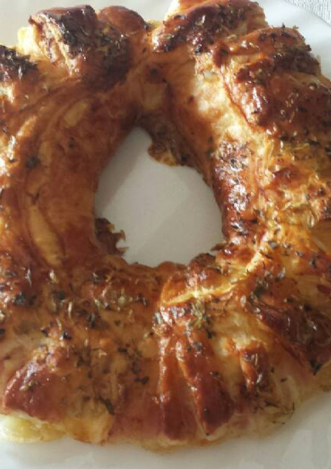Una foto de Rosca de jamón y queso