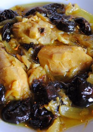 A picture of Persian prune stew with chicken.