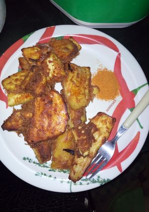 A picture of Fried sweet potato with eggs.