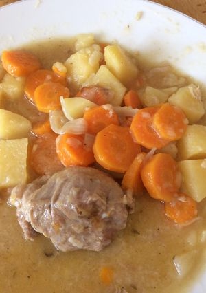 Une photo de Sauté de veau aux carottes et pommes de terre au cookeo
