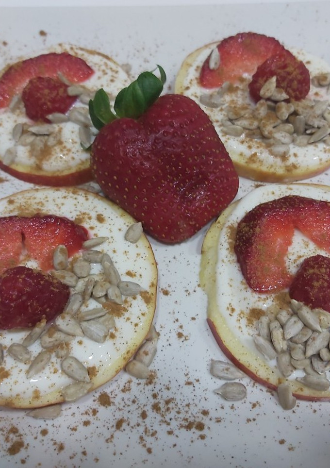 Una foto de Tartitas de manzanas🍎🍓🍓🍎