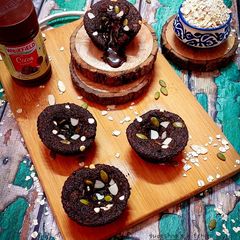 A picture of Oats-Choco Lava Muffins.