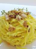 Taglioli all'uovo con ragù di coniglio, olive e noci