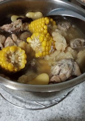 苦瓜香菇大豆雞湯 的食譜成品照片