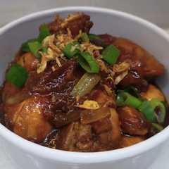 A picture of Ayam Kecap.