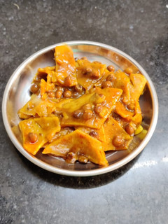 તુવેર માં ઢોકળી (Tuver Dhokli Recipe In Gujarati) રેસીપી મુખ્ય ફોટો