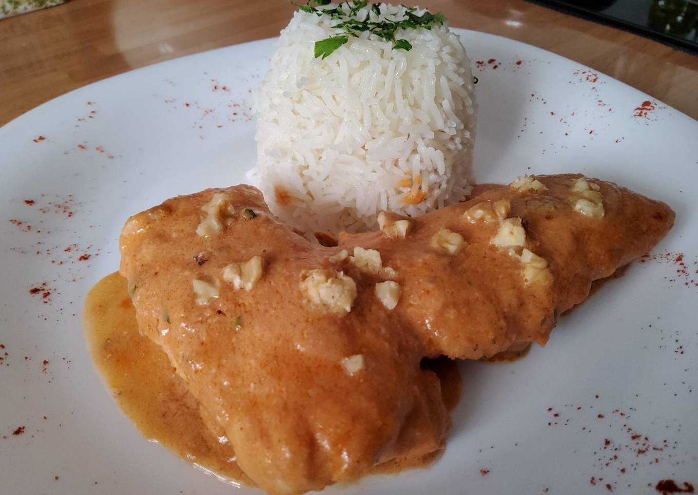 Merluza en salsa de nueces
