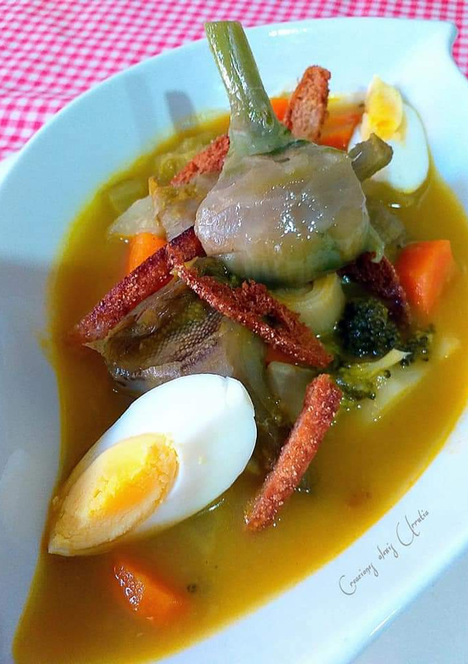Una foto de Sopa imperial de verduras con tronchos de coliflor y brócoli