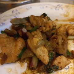 A picture of Onion scallion chicken.