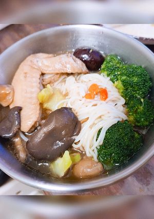 元氣雞翅酒香麻油麵線🍜 的食譜成品照片