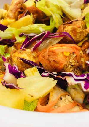 Una foto de Ensalada con pollo