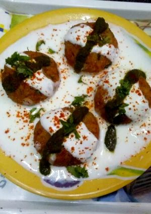 A picture of Falhari patao dahi beda.