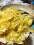 Huevos con cebolla