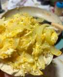 Huevos con cebolla
