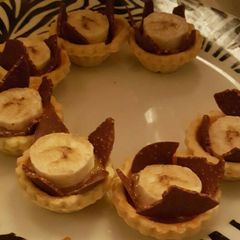 A picture of Banoffee and black thorn tartlett.
