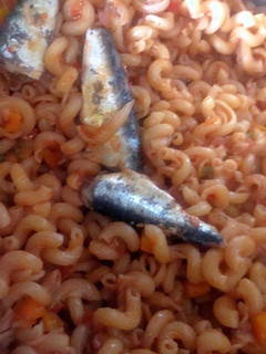 A picture of Macaroni with sardines.