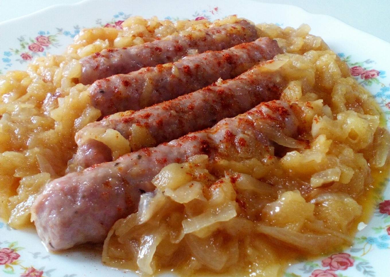 Sausages In Apple & Onion Sauce