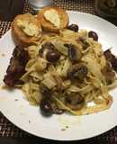 Fettuchini y oleo de hongos y calamatas