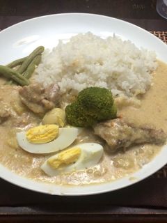 Una foto de Crema de Gallina y Arroz Blanco