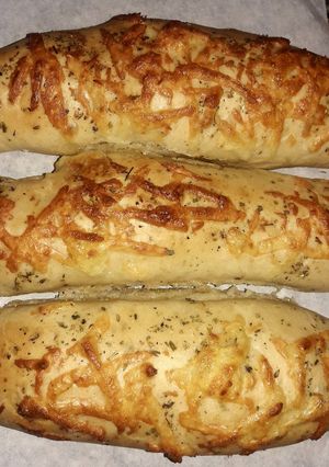 Una foto de Pan de Orégano y Queso tipo Subway