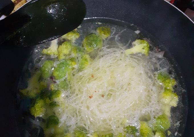Resep Soun brokoli kuah, Bisa Manjain Lidah